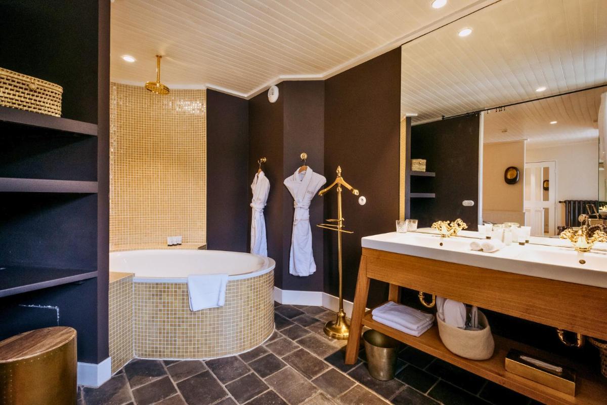 Salle de bains dans l'établissement Grand Hotel Soleil d'Or