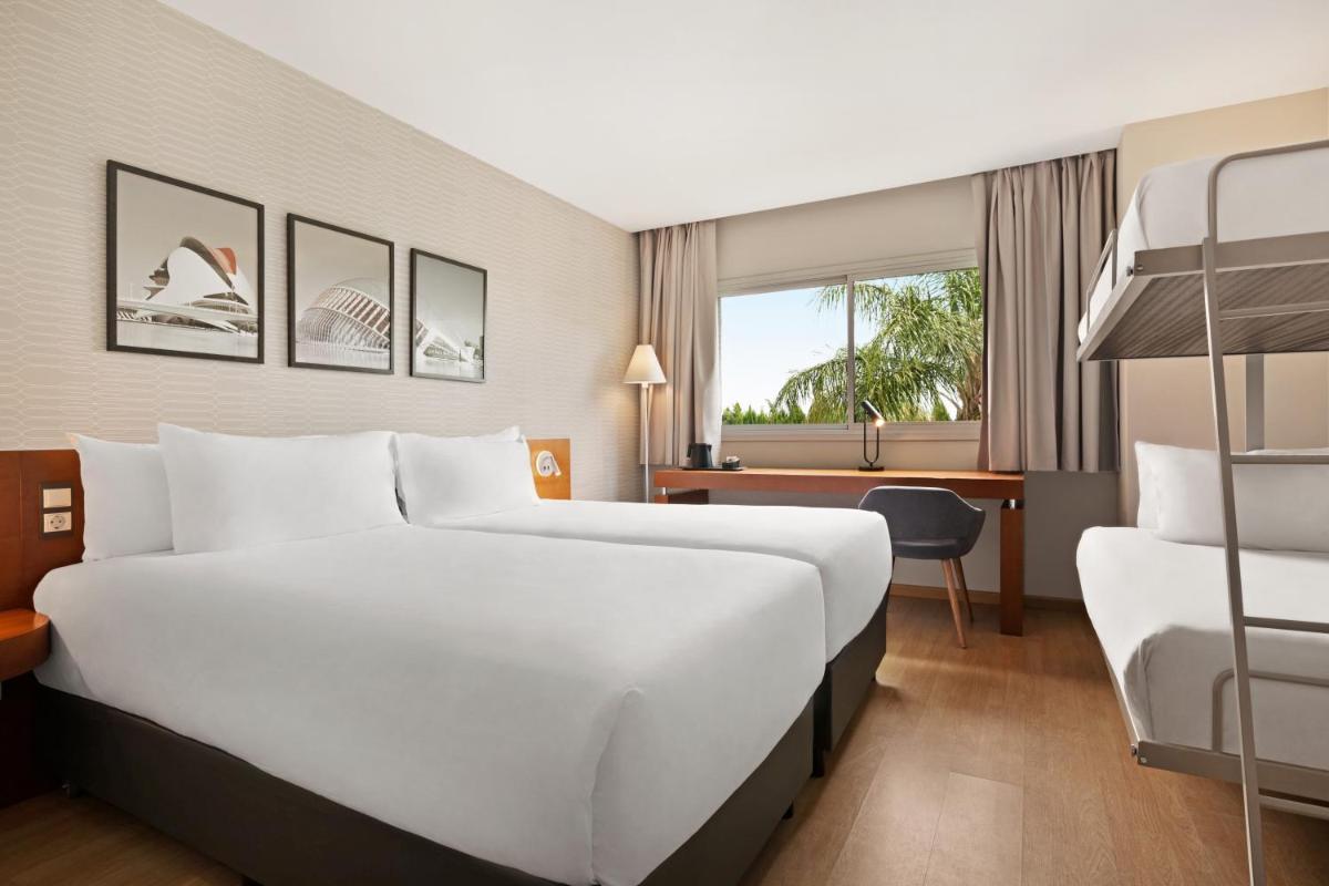 Ramada by Wyndham Valencia Almussafes - Housity