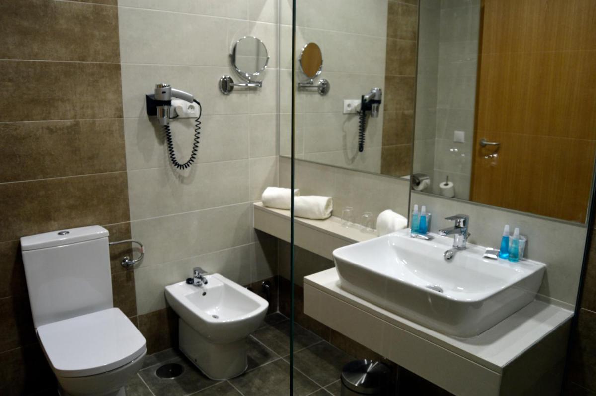 Un baño de Hotel Balneario de Graena