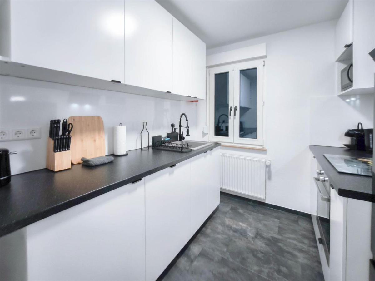 ALFA Stuttgart Apartment 4 Zimmer 4BR TV WIFI WM nahe Wasen & Daimler l 7Beds I 8 people I Kitchen l Bathroom l Eigene Küche und Bad - Housity