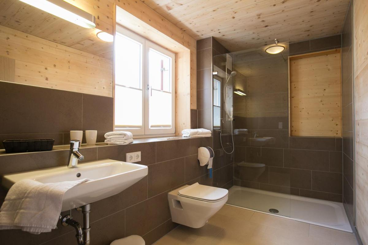 Hotel Gasthof zur Post - Housity