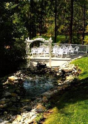 River Cove Elegant Waterfront Bed & Breakfast - Housity