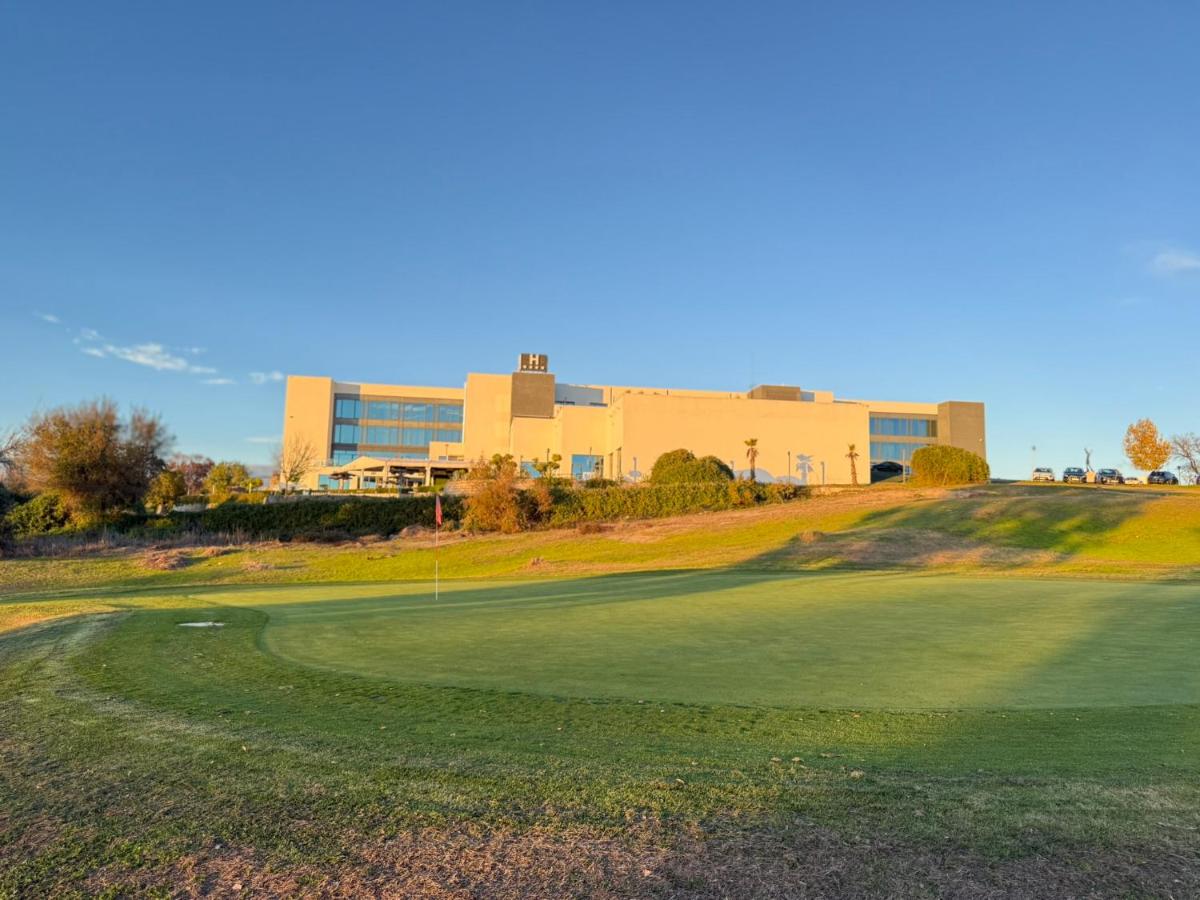 Hospedium Hotel Valles de Gredos Golf - Housity