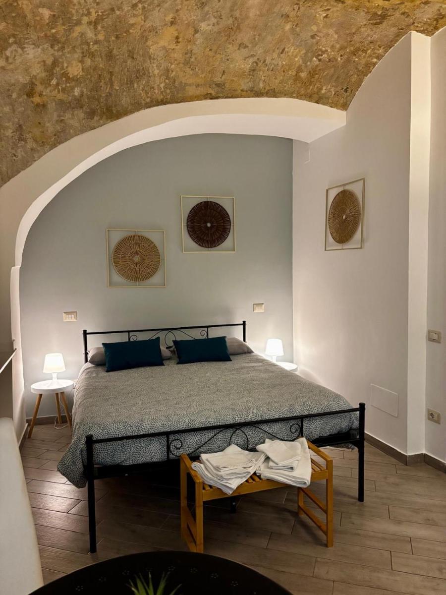 Petros Room Camere - Housity