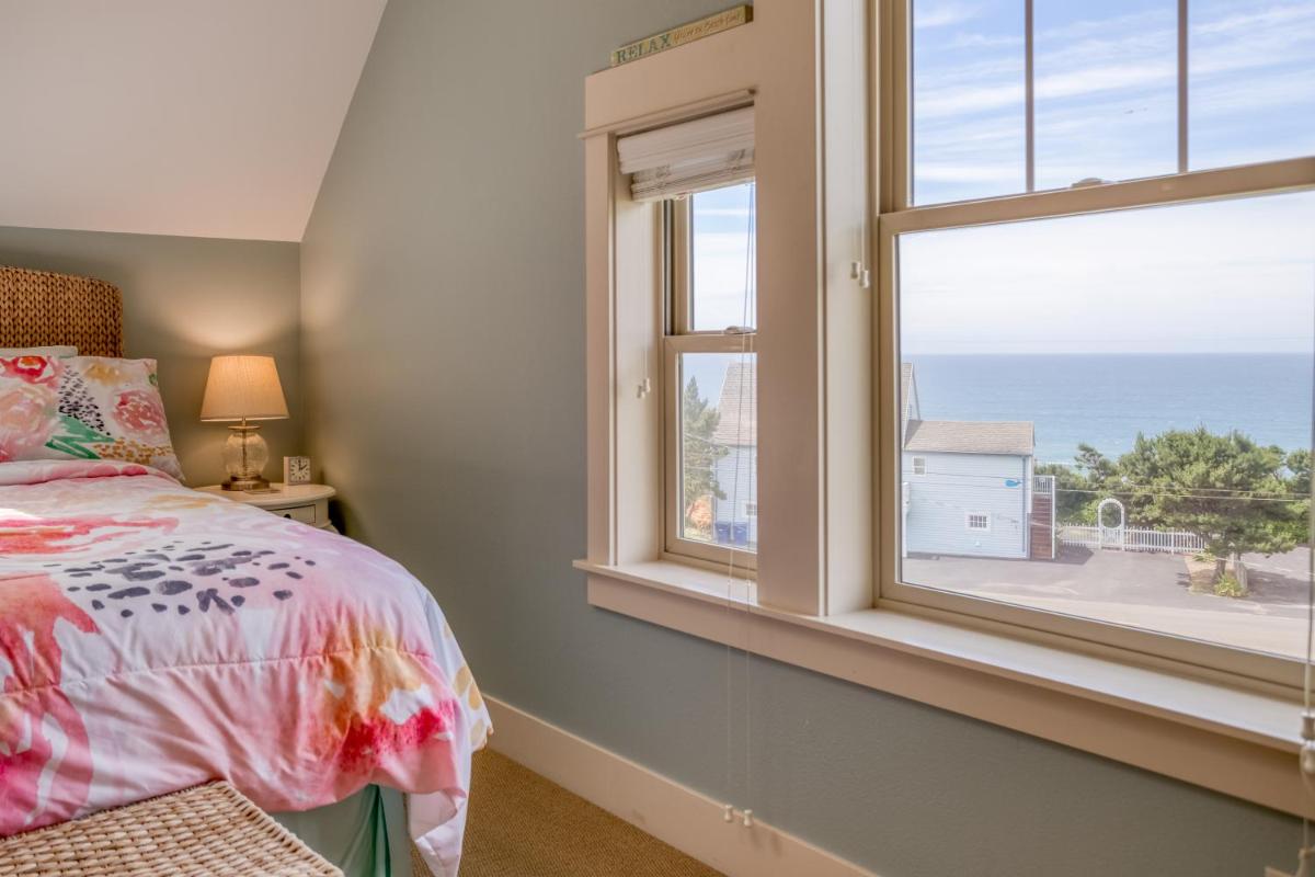 Knee Deep In Happiness - Housity