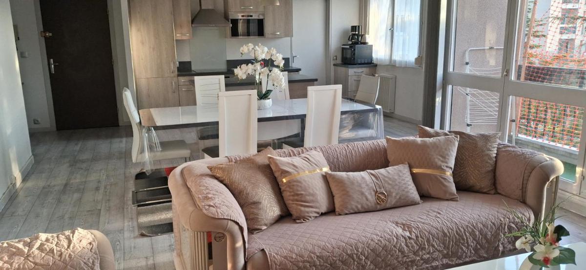 Dans grand appart de 113m2 proche Paris - Housity