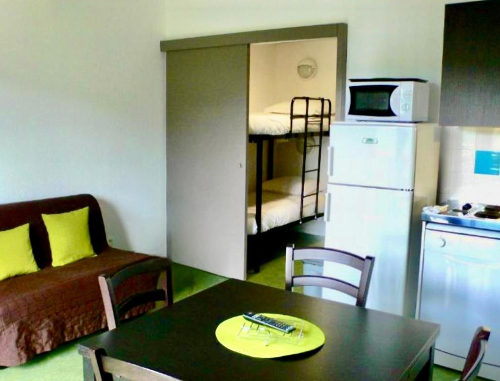 Cuisine ou kitchenette dans l'établissement Adrechas Mercantour