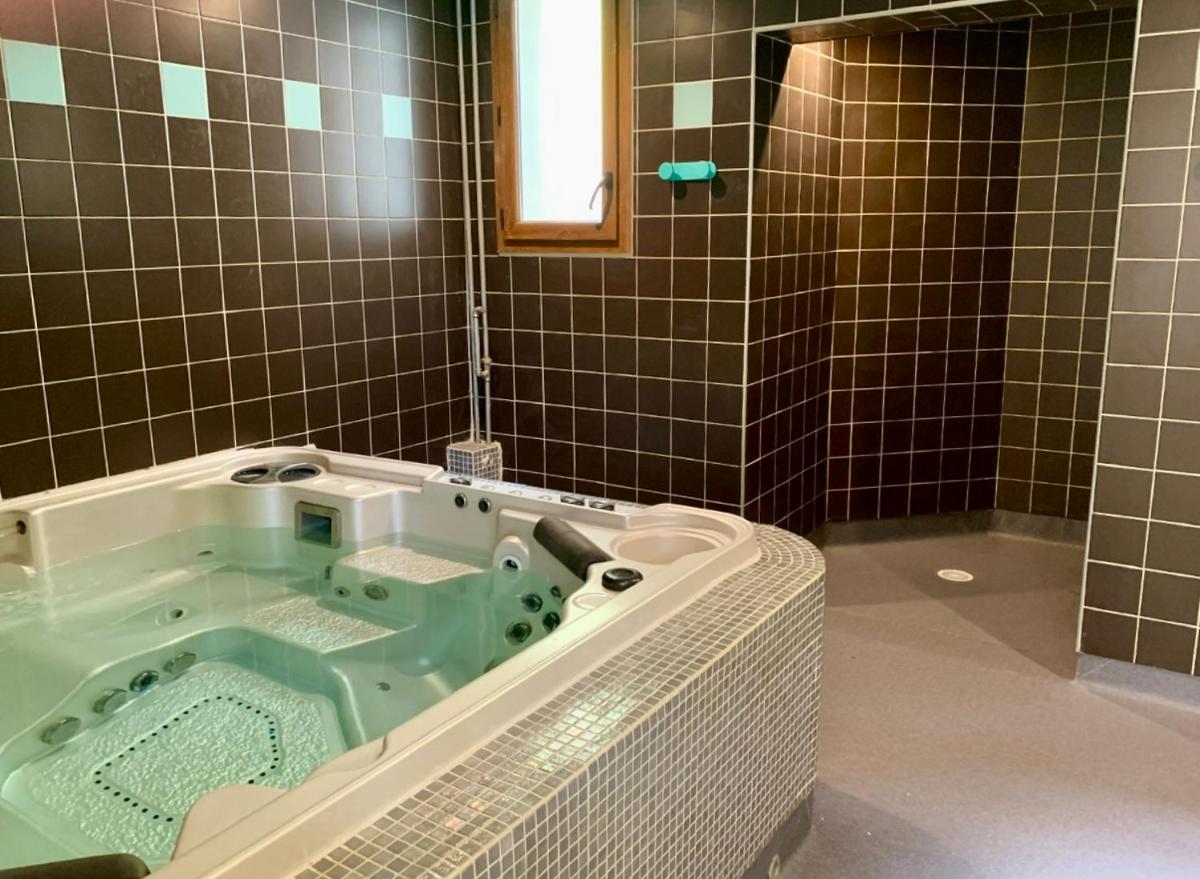 Salle de bains dans l'établissement Adrechas Mercantour