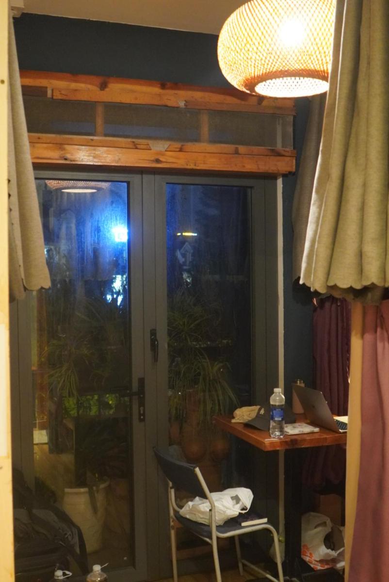 Hostel-John Cafe and Beer - Housity