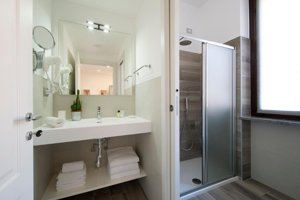 Monza City Rooms & Studios - Housity