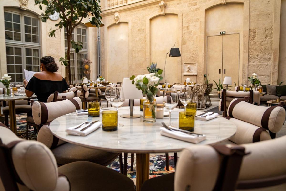 Boissons dans l'établissement Hôtel Richer De Belleval - Relais & Châteaux