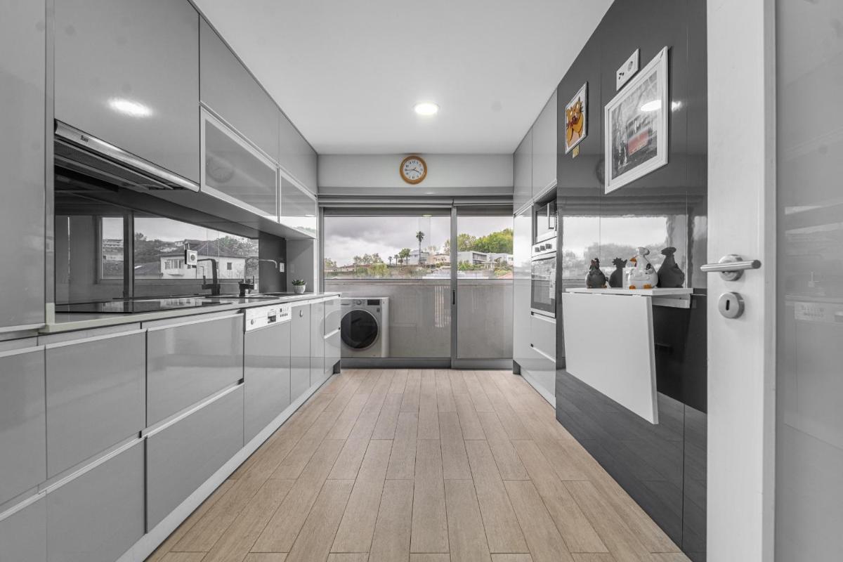 Castelo Point - 2BR Luxe Apartment in the Heart of Guimarães - Housity