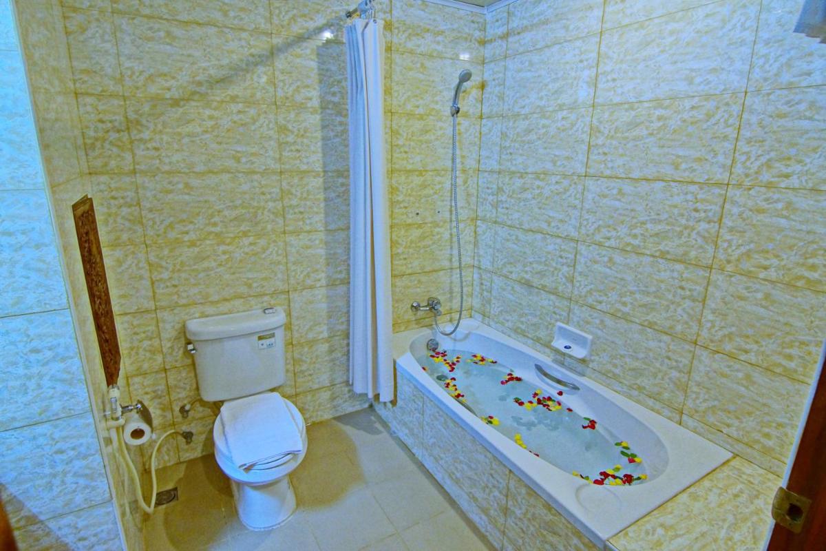 Suitetrails - Shwe Ingyinn Hotel Mandalay
