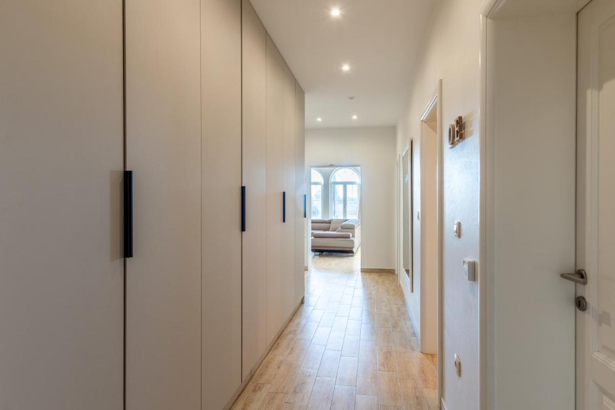 Utković Beachfront Apartments - Housity