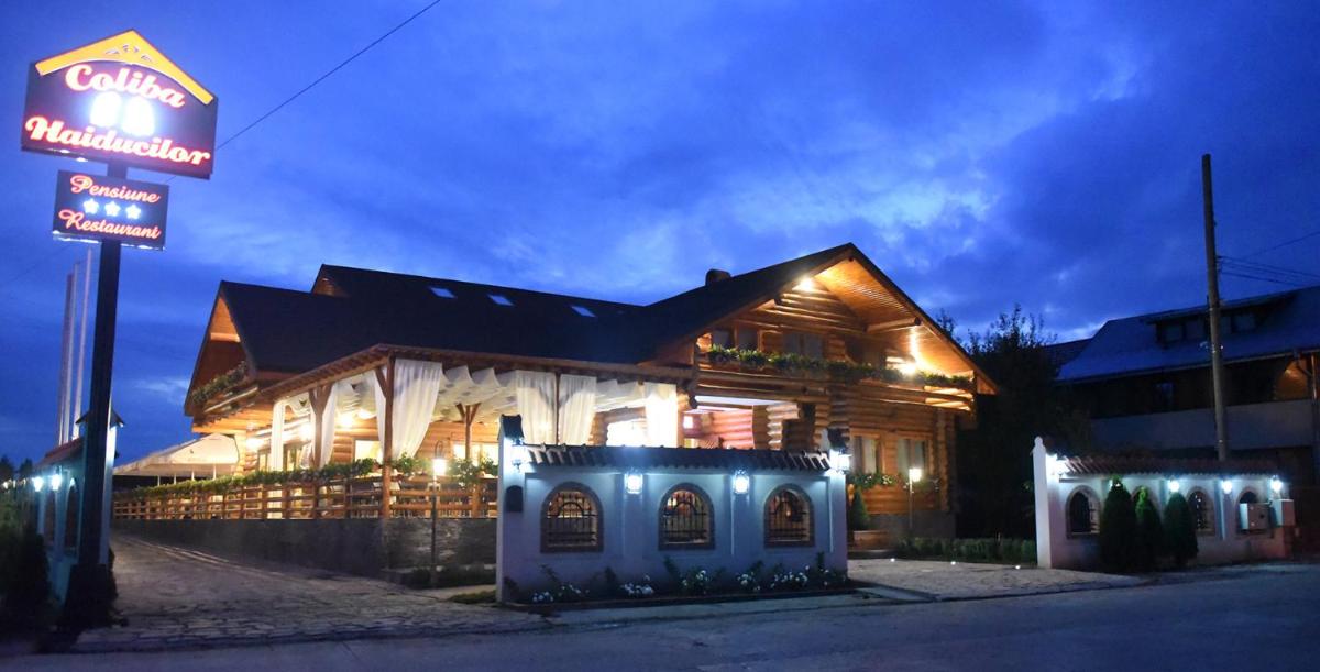 Domeniul Haiducilor Bucovina - Housity