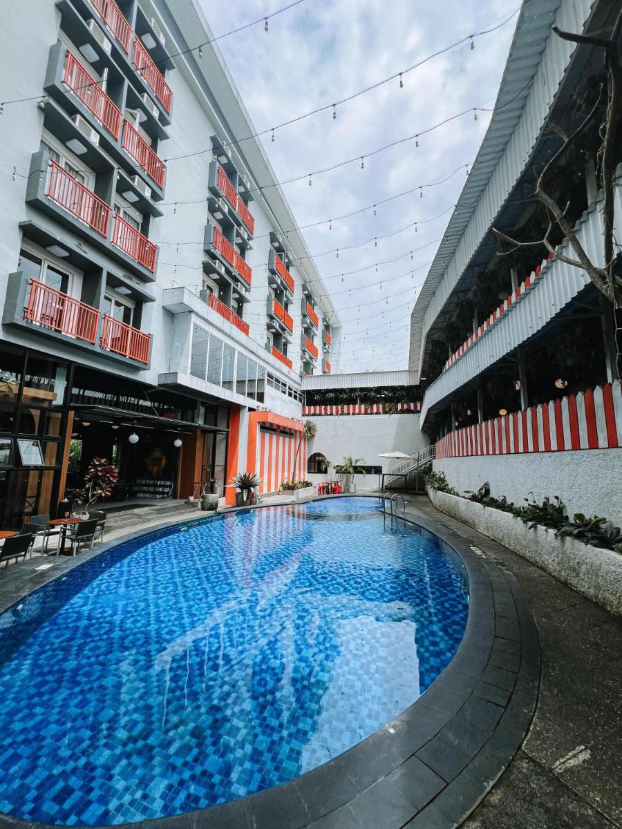 The Bountie Hotel and Convention Centre Sukabumi - Hizvo