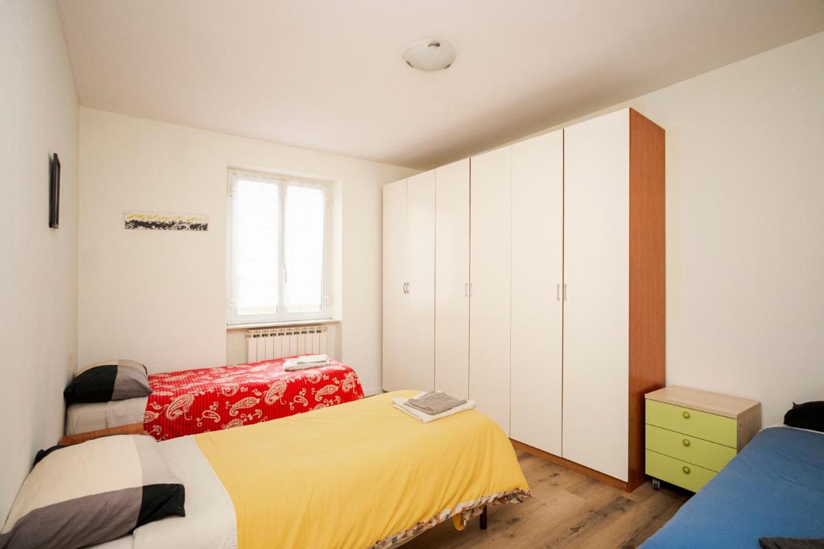 Cornigliano Apartment 3 - Housity
