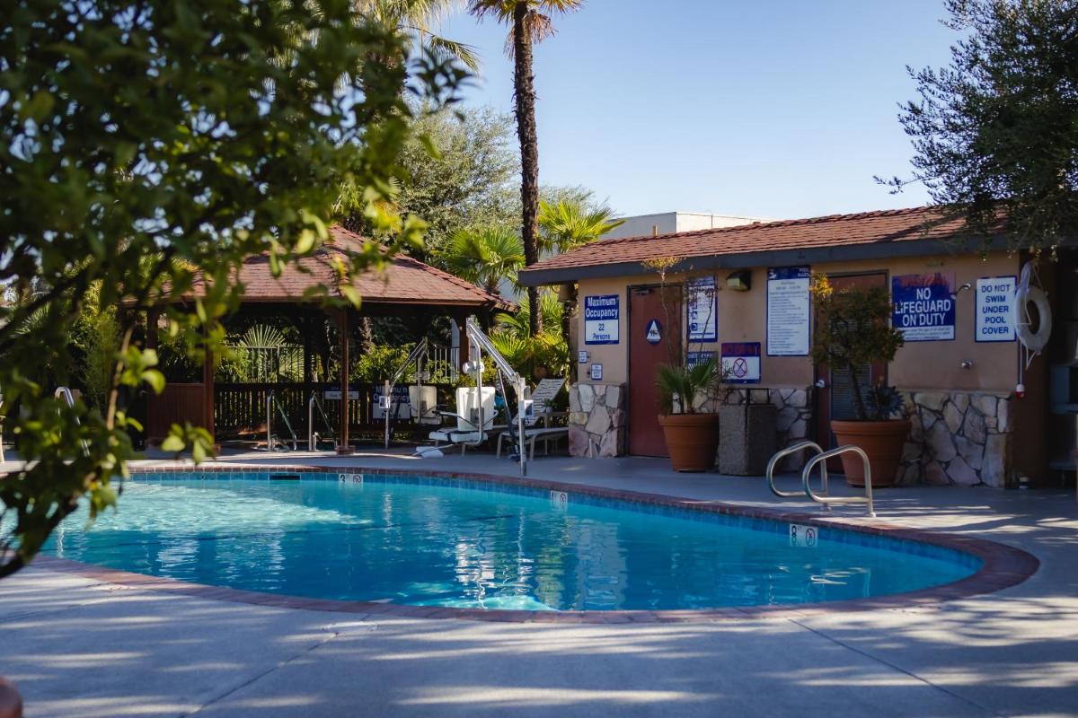 Adelaide Inn - Housity