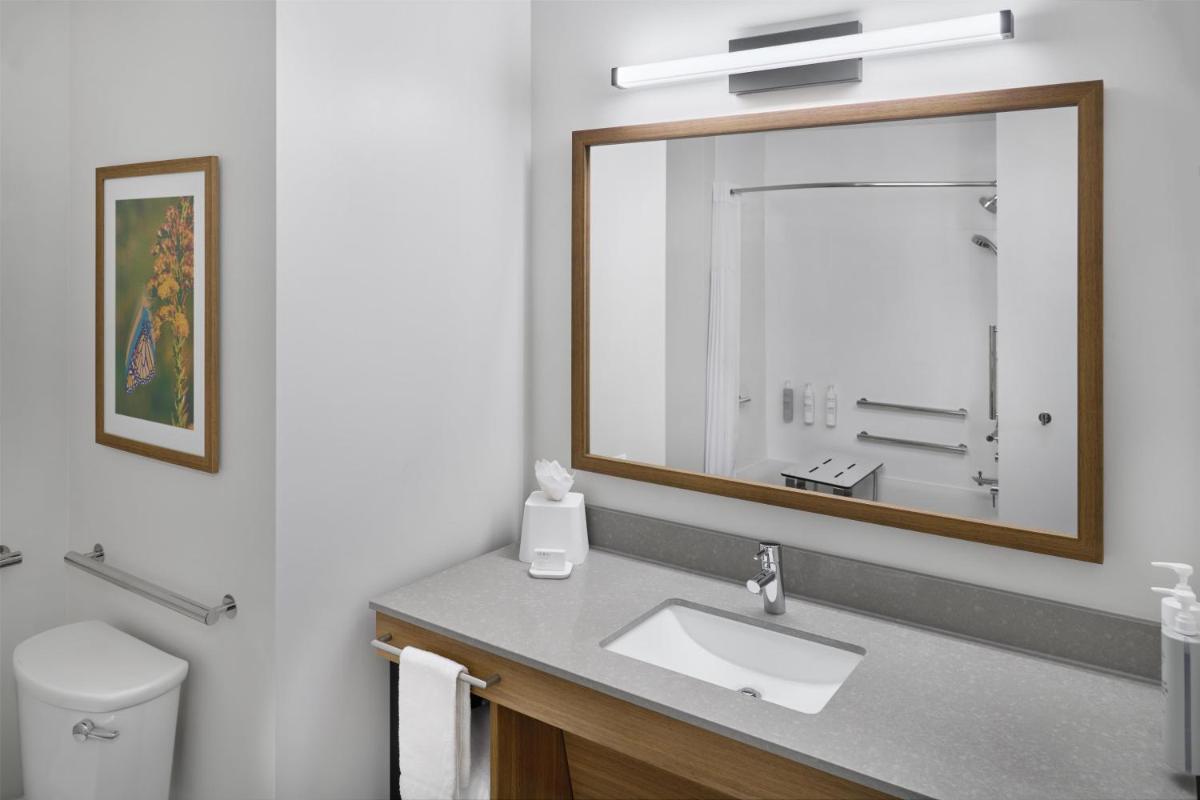 Hampton Inn by Hilton Lincoln Downtown - Housity
