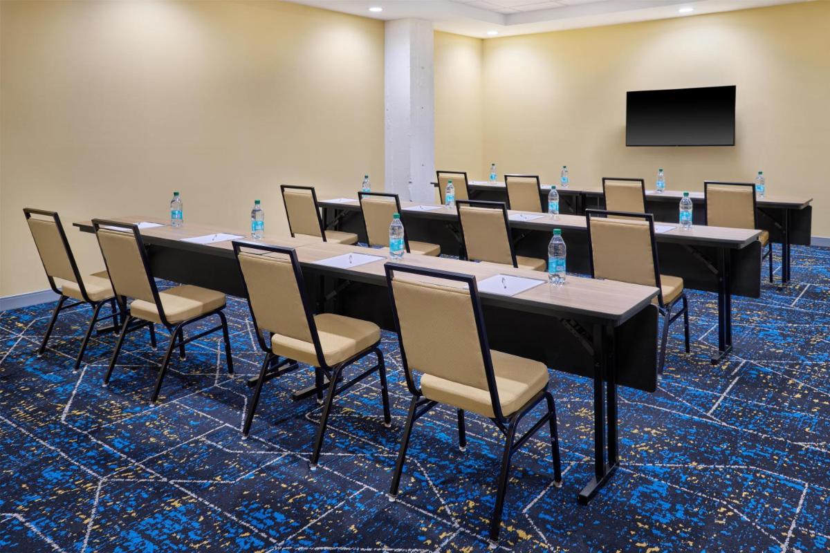 Hampton Inn by Hilton Lincoln Downtown - Housity