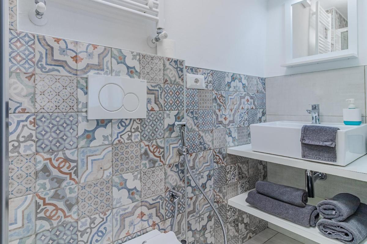 Bellano Holidays - Casa Ortensia - Housity