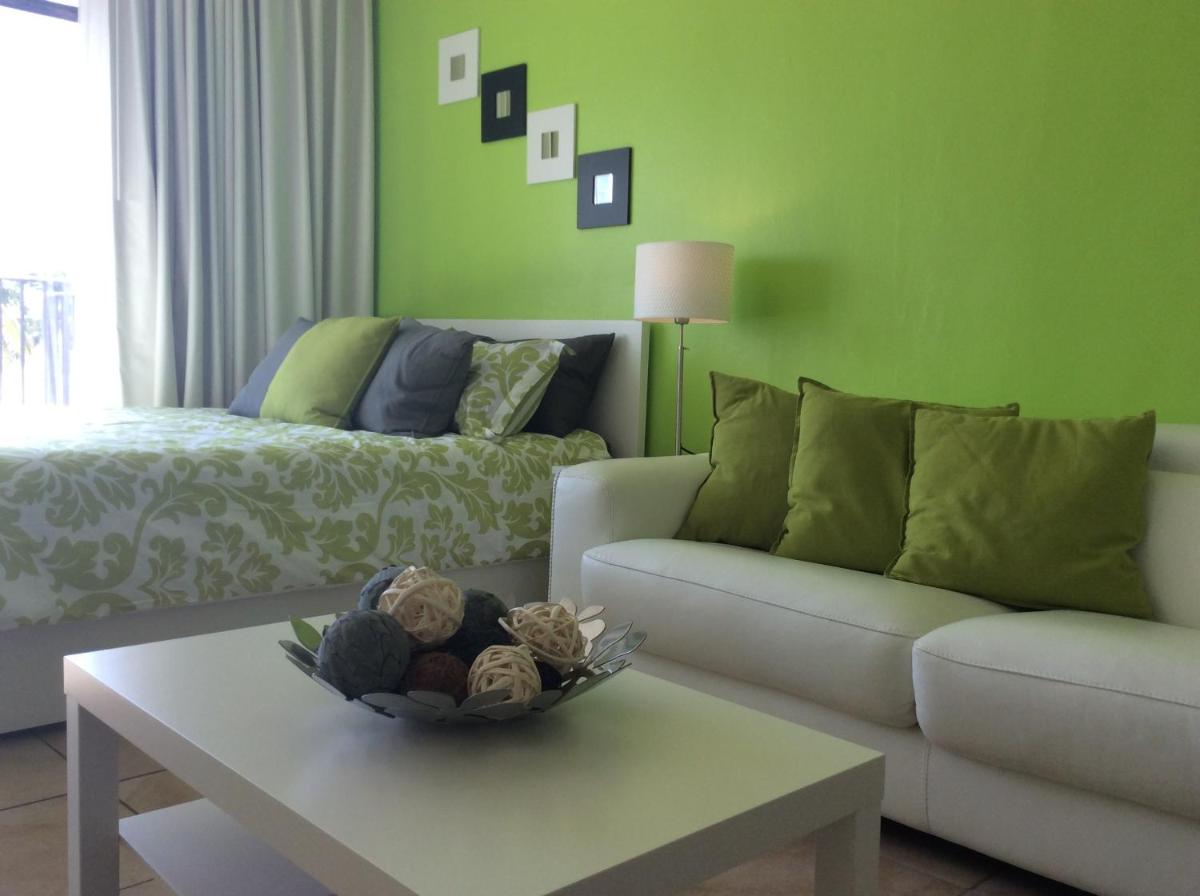 Miami Beach Suncoast Apartment I - Balcony Front Beach - Hizvo