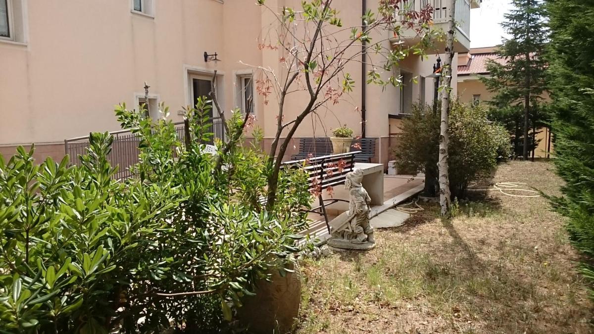Suitetrails - Hotel Holiday House