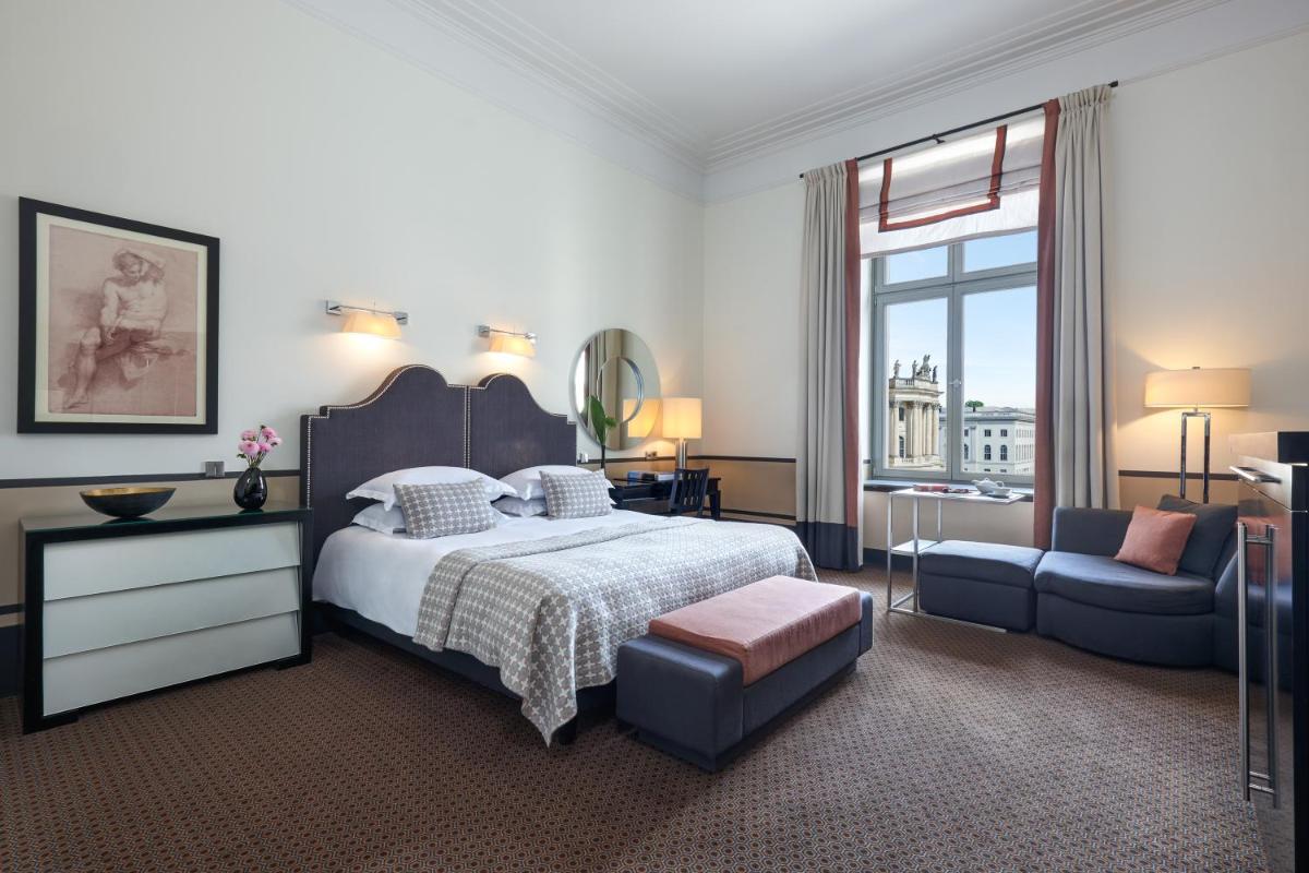 Ein Bett oder Betten in einem Zimmer der Unterkunft Hotel De Rome Berlin