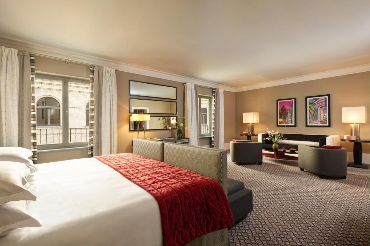 Ein Bett oder Betten in einem Zimmer der Unterkunft Hotel De Rome Berlin