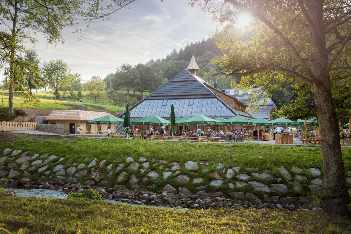Ein Garten an der Unterkunft Gästehaus der Geroldsauer Mühle