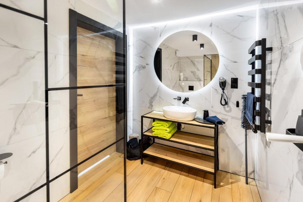 Apartamenty Larice - morsowanie w basenie, balia i sauna - Housity