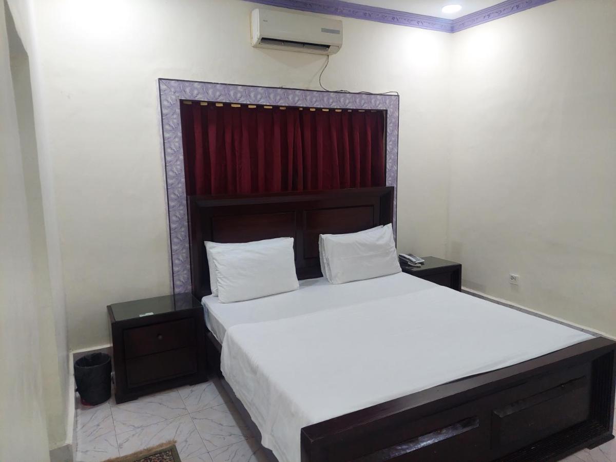 Hotel Royal Vista - Housity