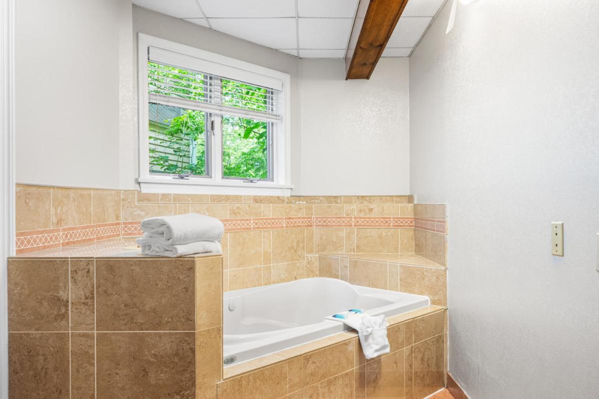 Cedar Park Inn - Housity