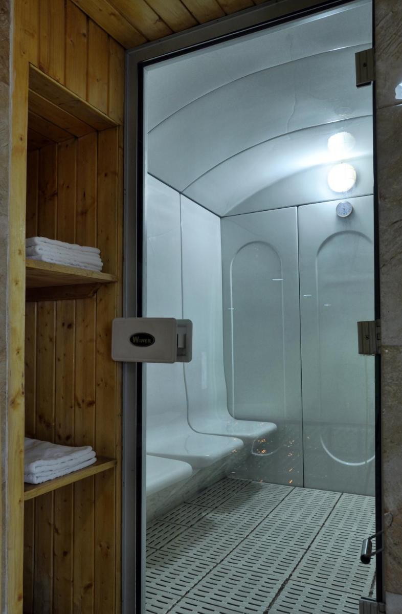 The Corporate Hotel - Housity