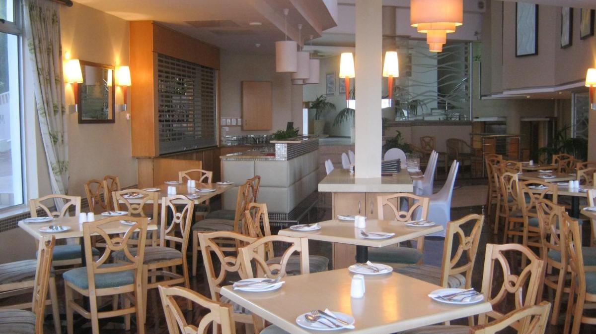 La Mercy Beach Hotel - Housity