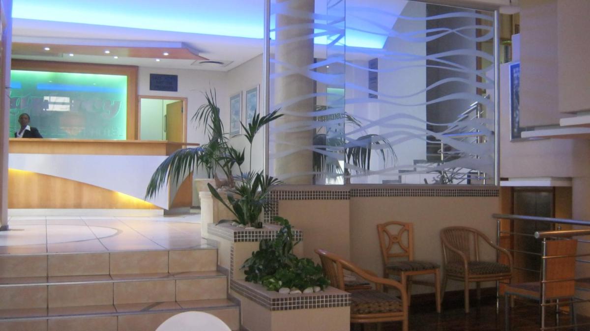 Suitetrails - La Mercy Beach Hotel
