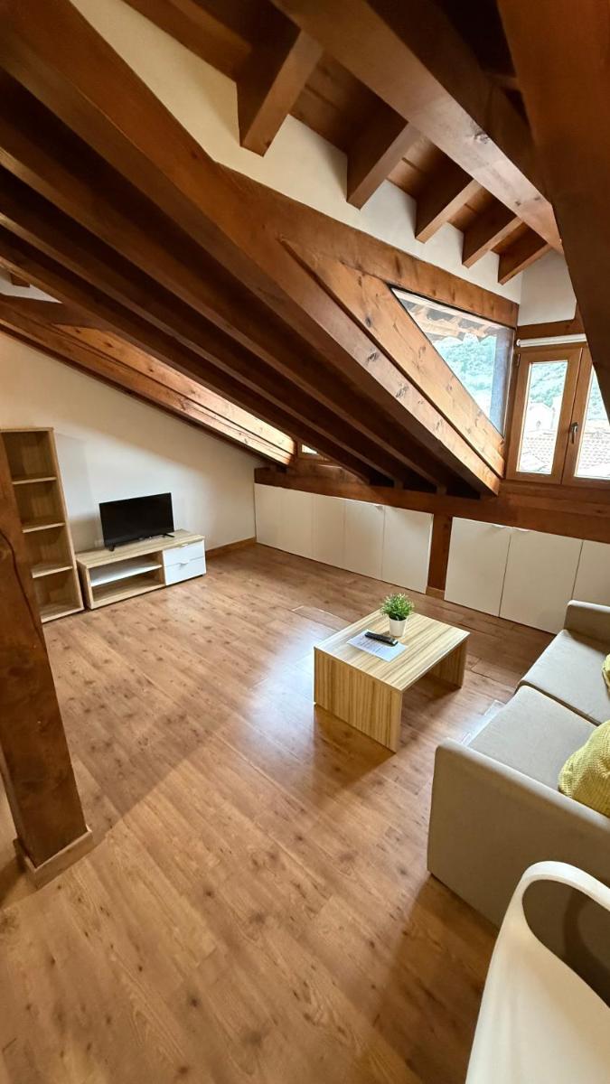 Apartamentos La Solana - Housity