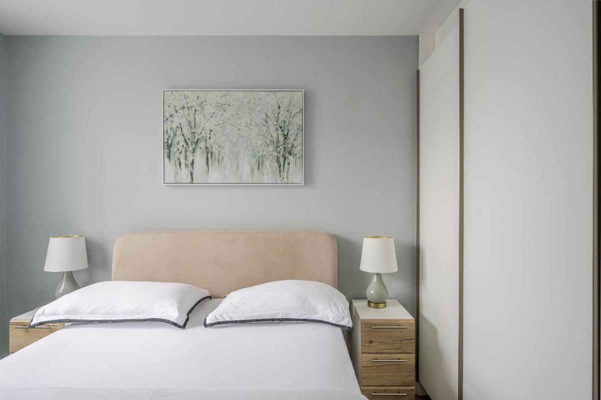 Luxurious One Bedroom Apartment in Bond Street - Housity