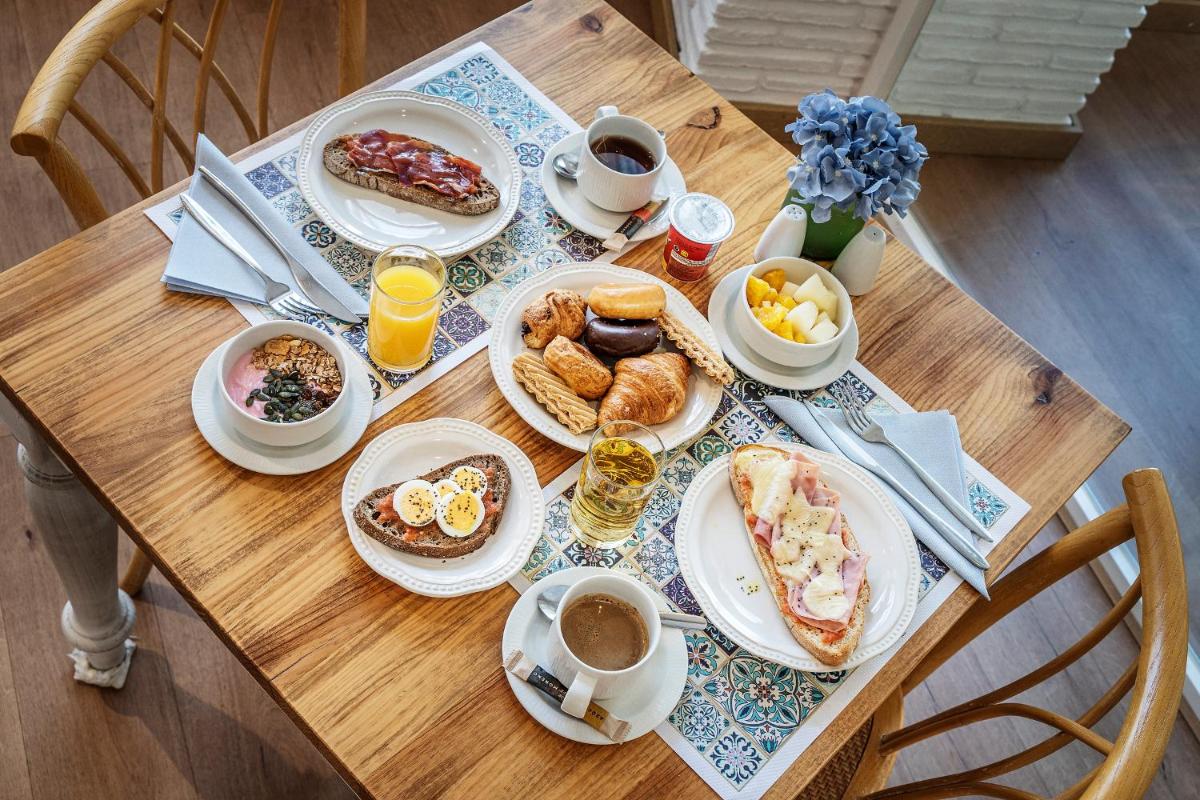 Beneste Frigiliana Hotel - Housity