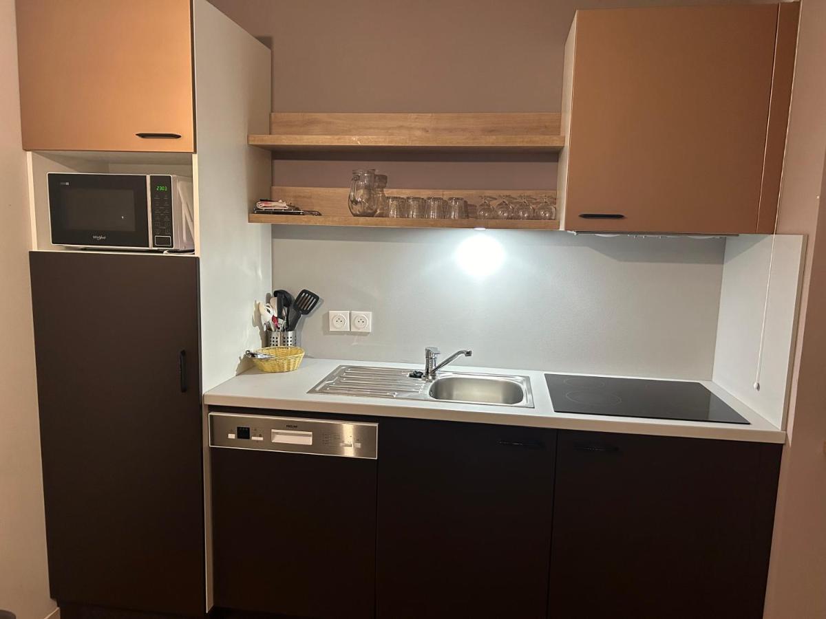 Cuisine ou kitchenette dans l'établissement Résidence-Aïga Resort thermal & spa