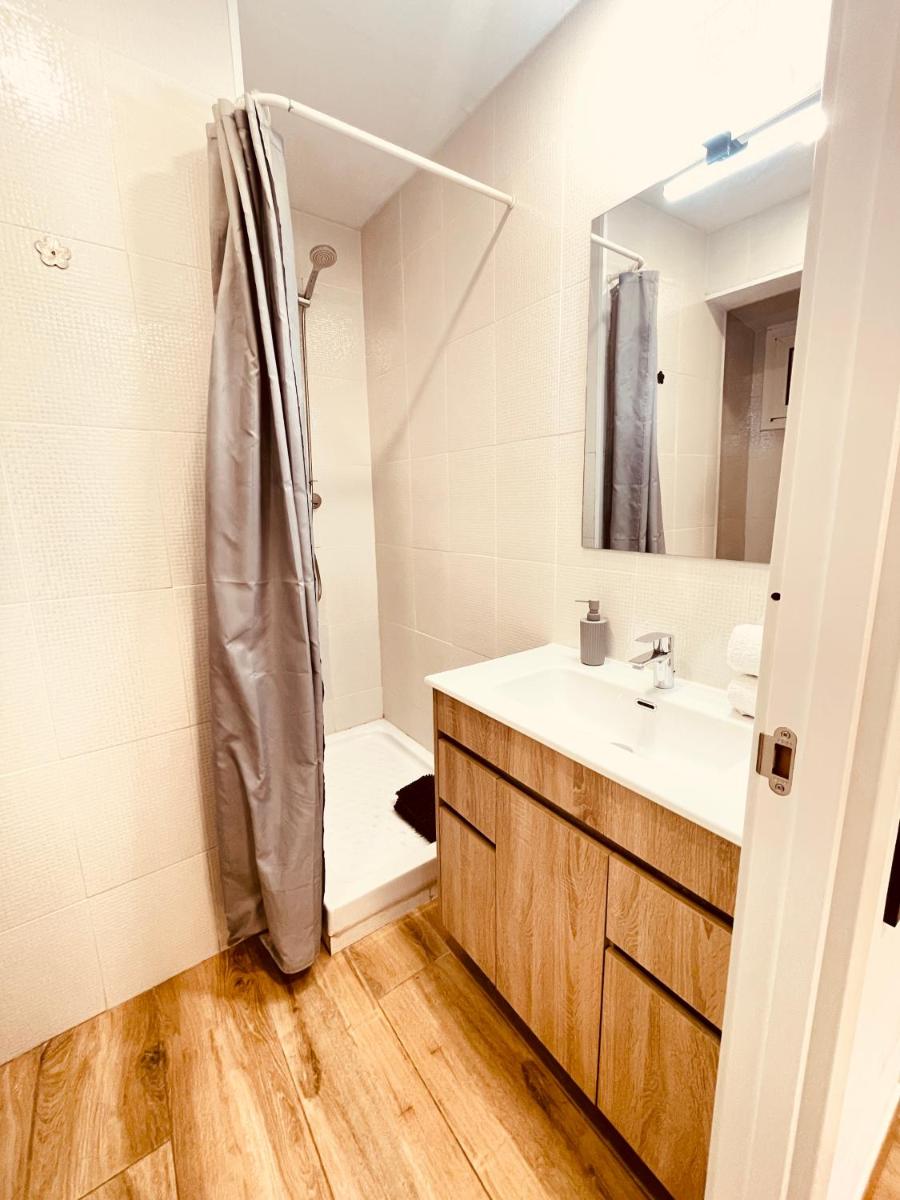 Apartamentos Tarradellas Sants Estació - Housity