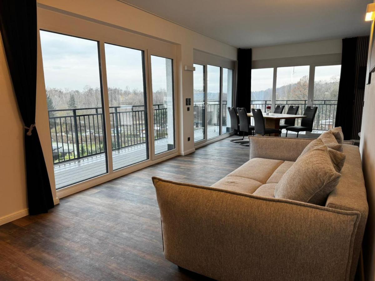East-Riverside Boardinghouse - Housity