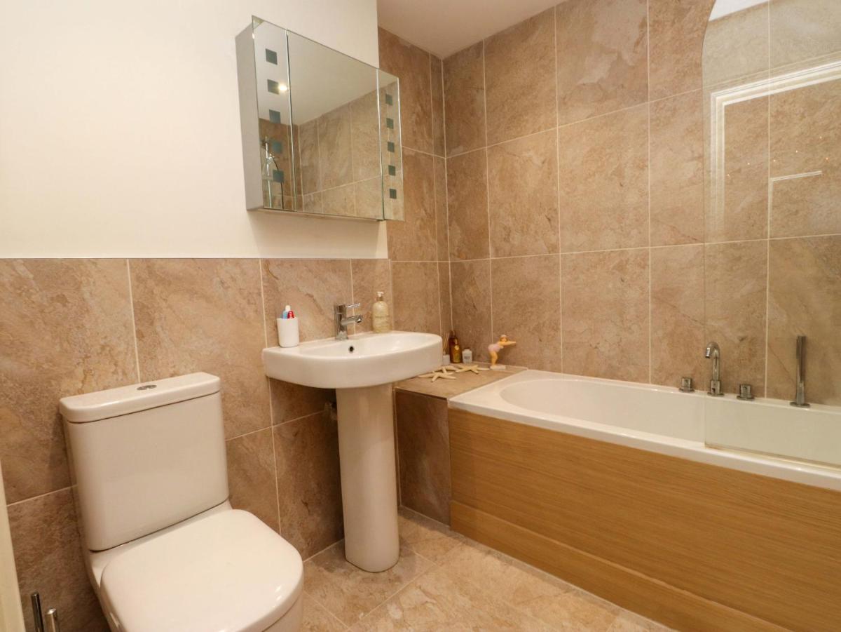 Heulfan - 17 Deganwy Castle Apartments - Housity