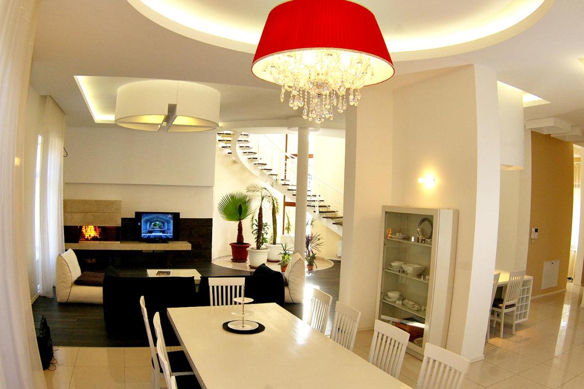White House - Housity