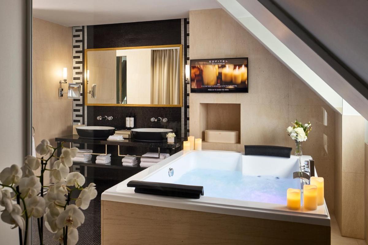 Coin salon dans l'établissement Sofitel Paris Le Faubourg