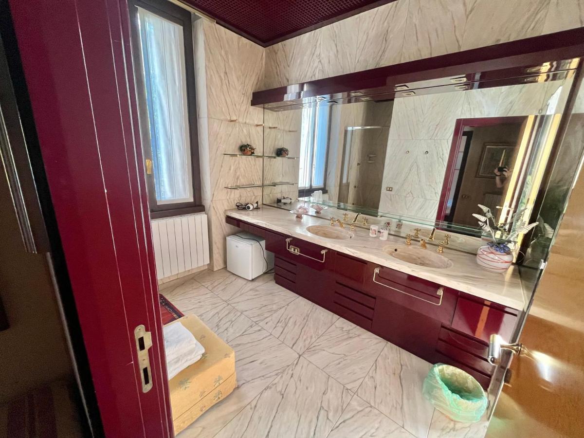 B&B VILLA ADRIANA Varese - camere e appartamenti - Housity
