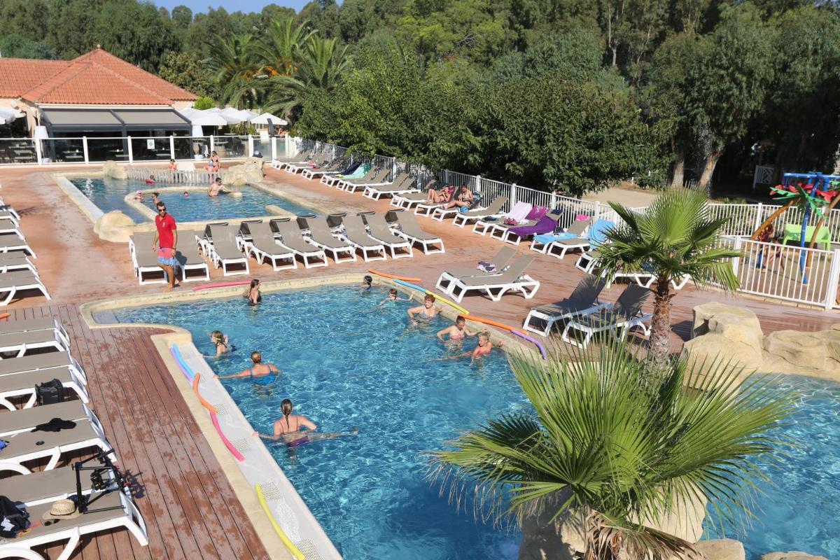 Piscine de l'établissement Camping La Pinède ou située à proximité