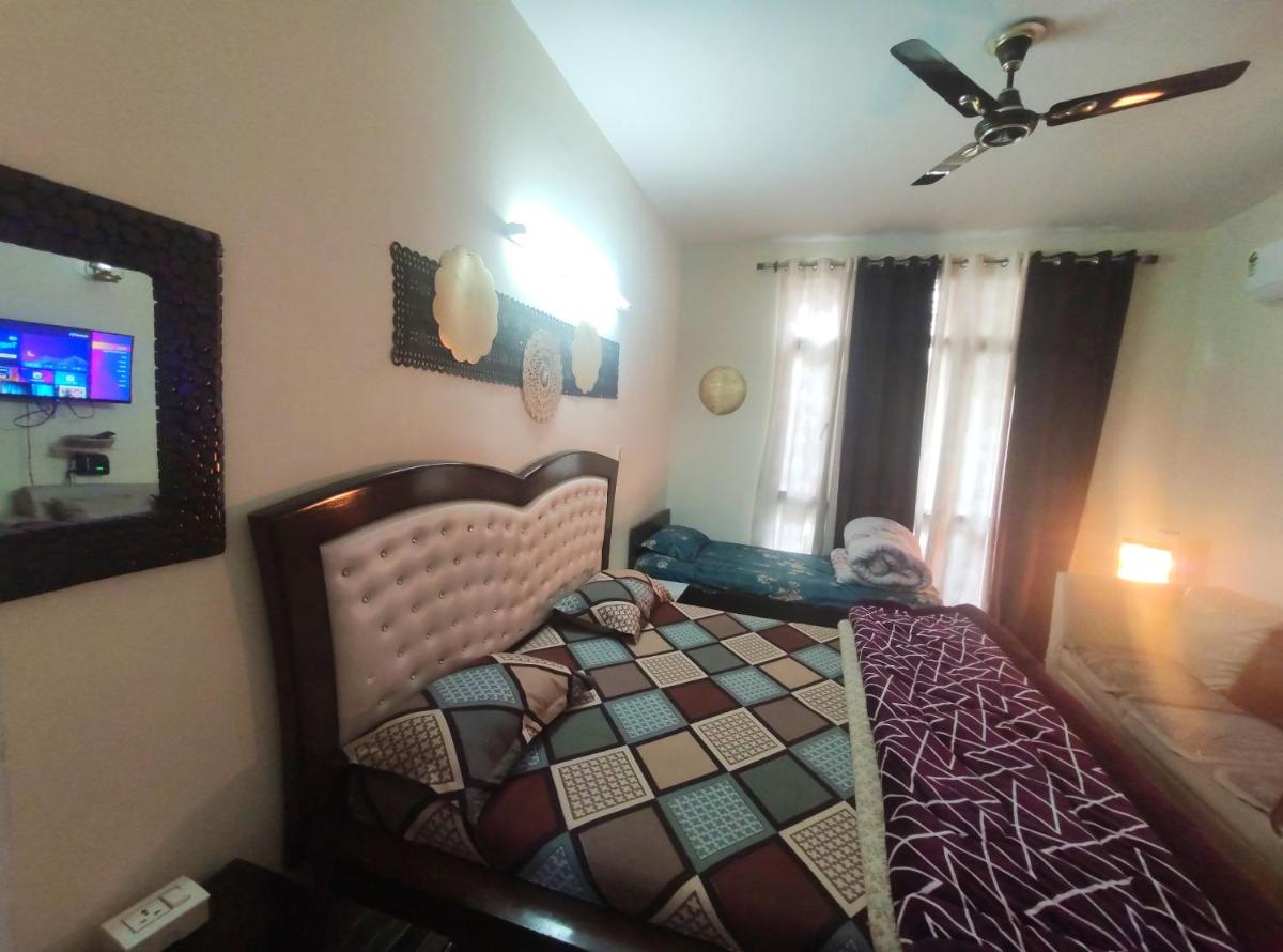 Exclusive Floor on Manali Expressway for Family - Housity