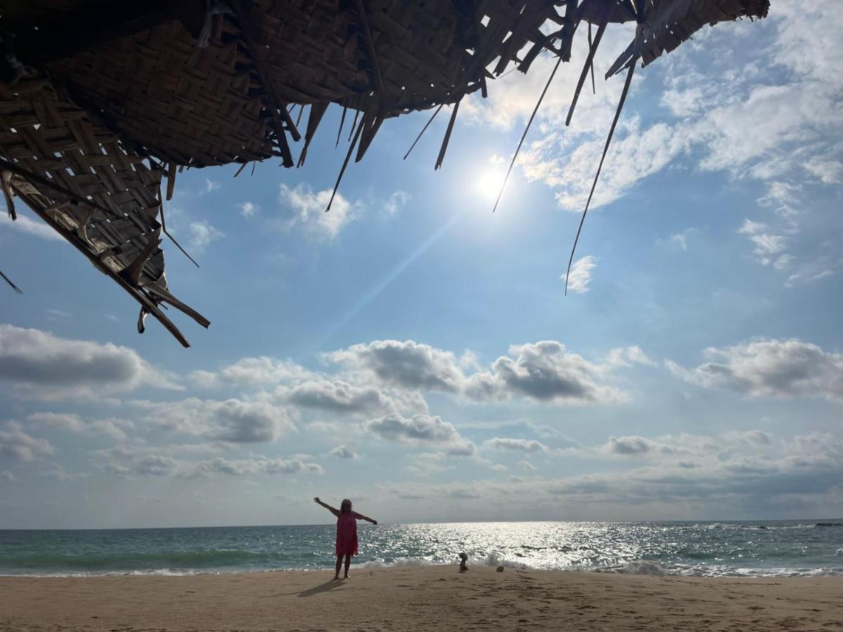 Sea Crest Beach Villa - Housity