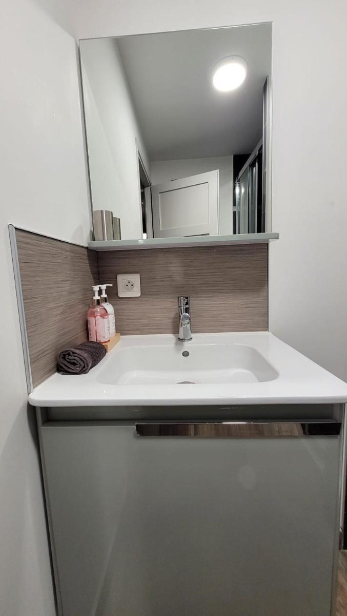 Naova Cosy Studio - Housity